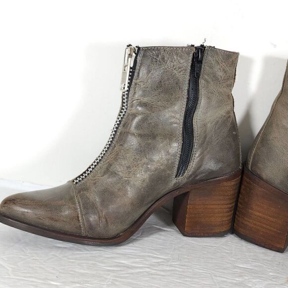 Freebird By Steven Women Claire US6 Gray Distressed Leather Zippers Heel Booties - Picture 7 of 12